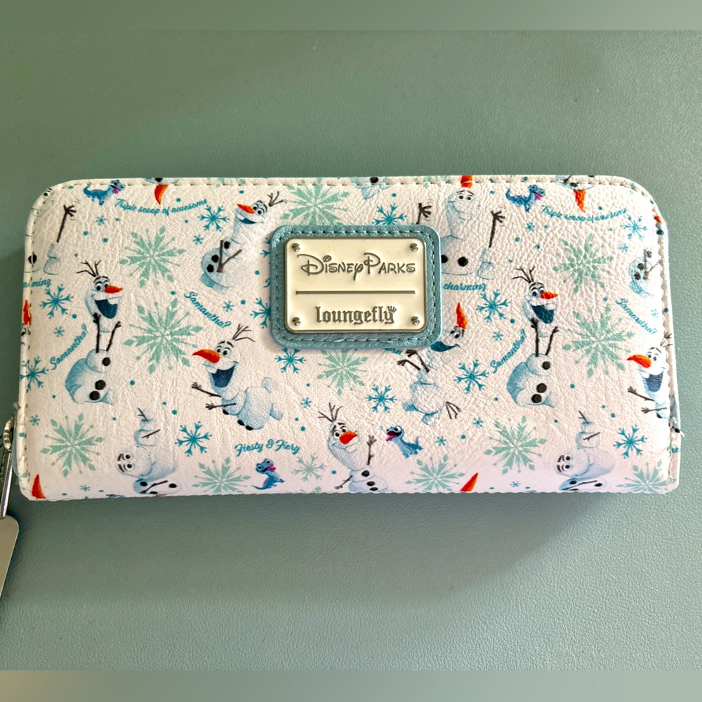 FROZEN 2 - OLAF DISNEY PARKS WALLET (NWT)